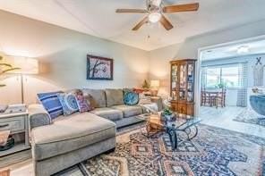 204 Ross Ave - Photo 3 of 19