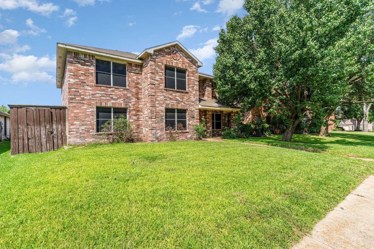 1810 Cedar Ridge Dr - Photo 2 of 27