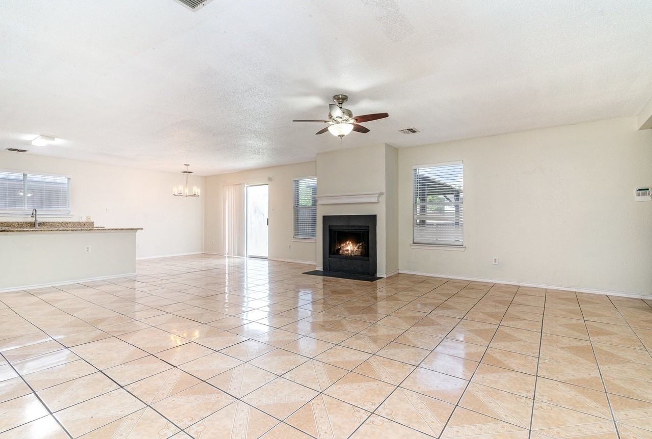 1810 Cedar Ridge Dr - Photo 6 of 27