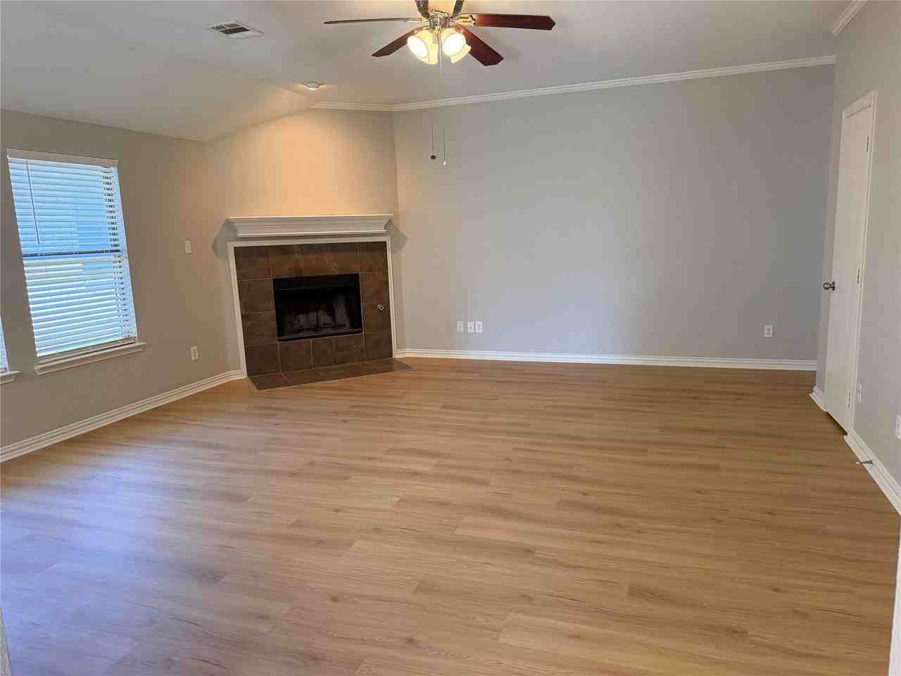 1200 Charlotte Dr - Photo 7 of 21