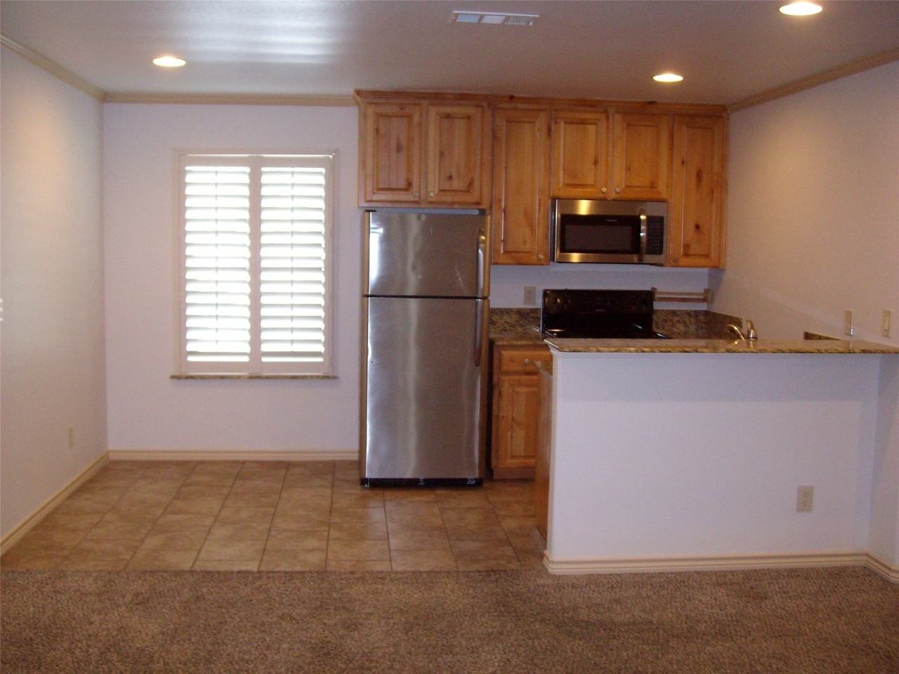 118 S Main St - Photo 2 of 11
