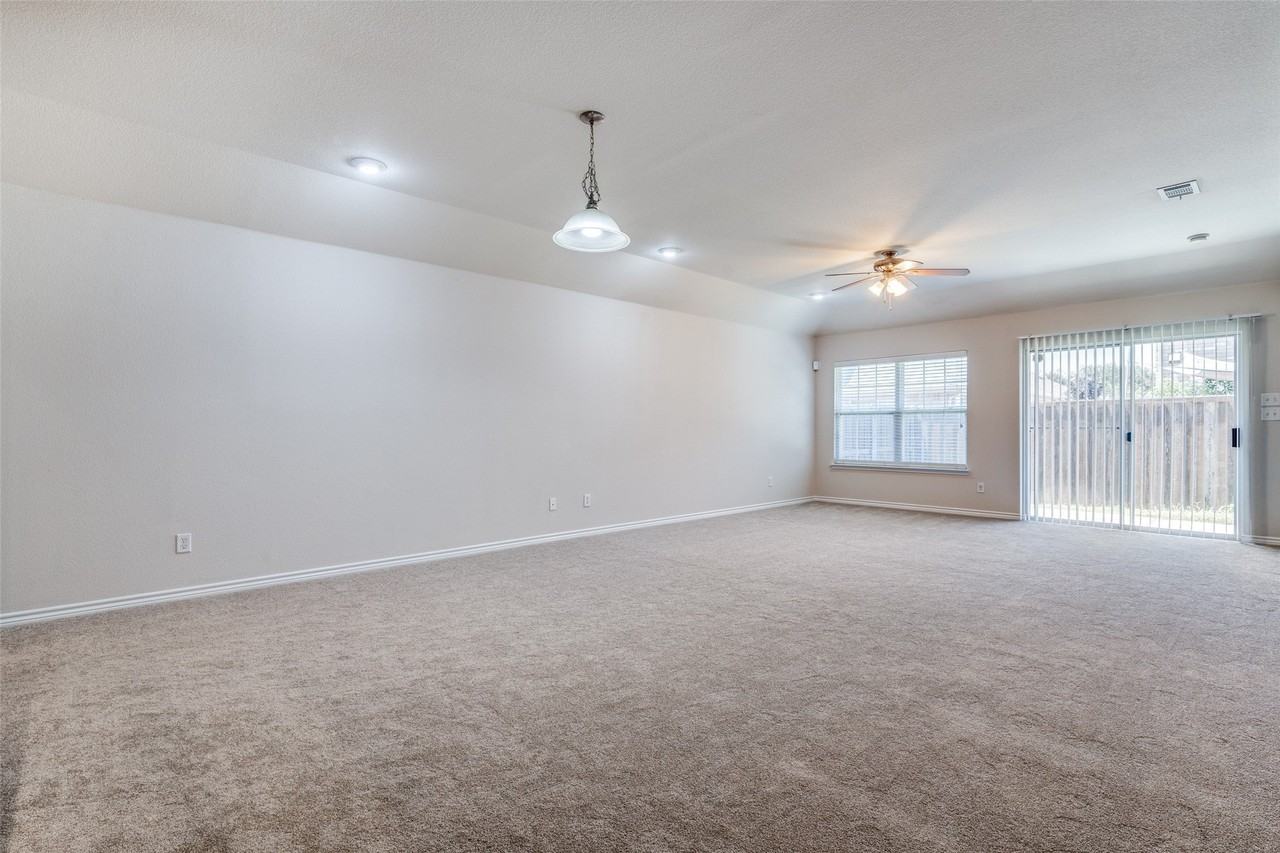 5813 Stone Mountain Rd - Photo 6 of 24