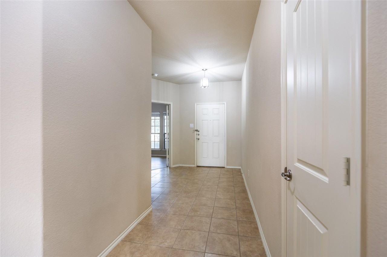 5213 Rustic Ridge Dr - Photo 3 of 28