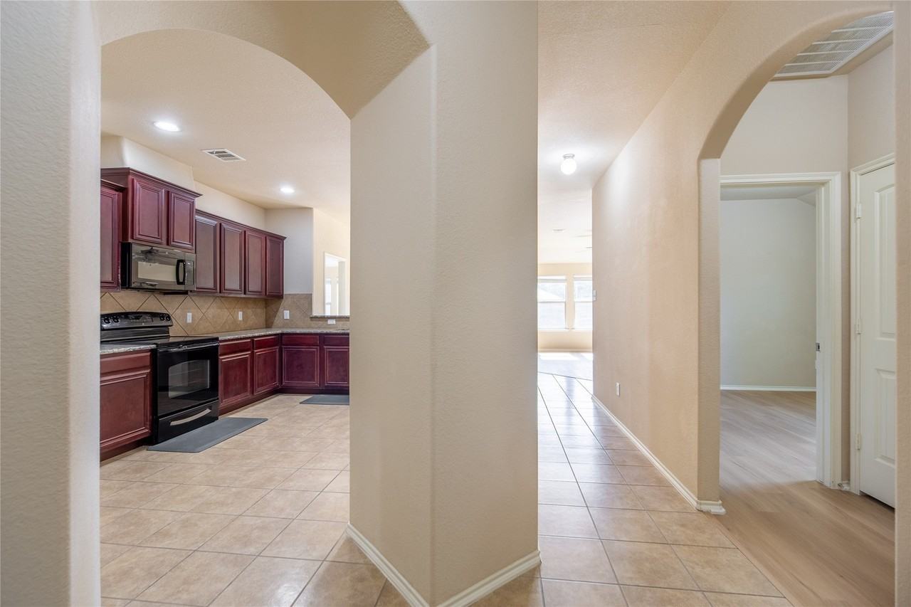 5213 Rustic Ridge Dr - Photo 6 of 28