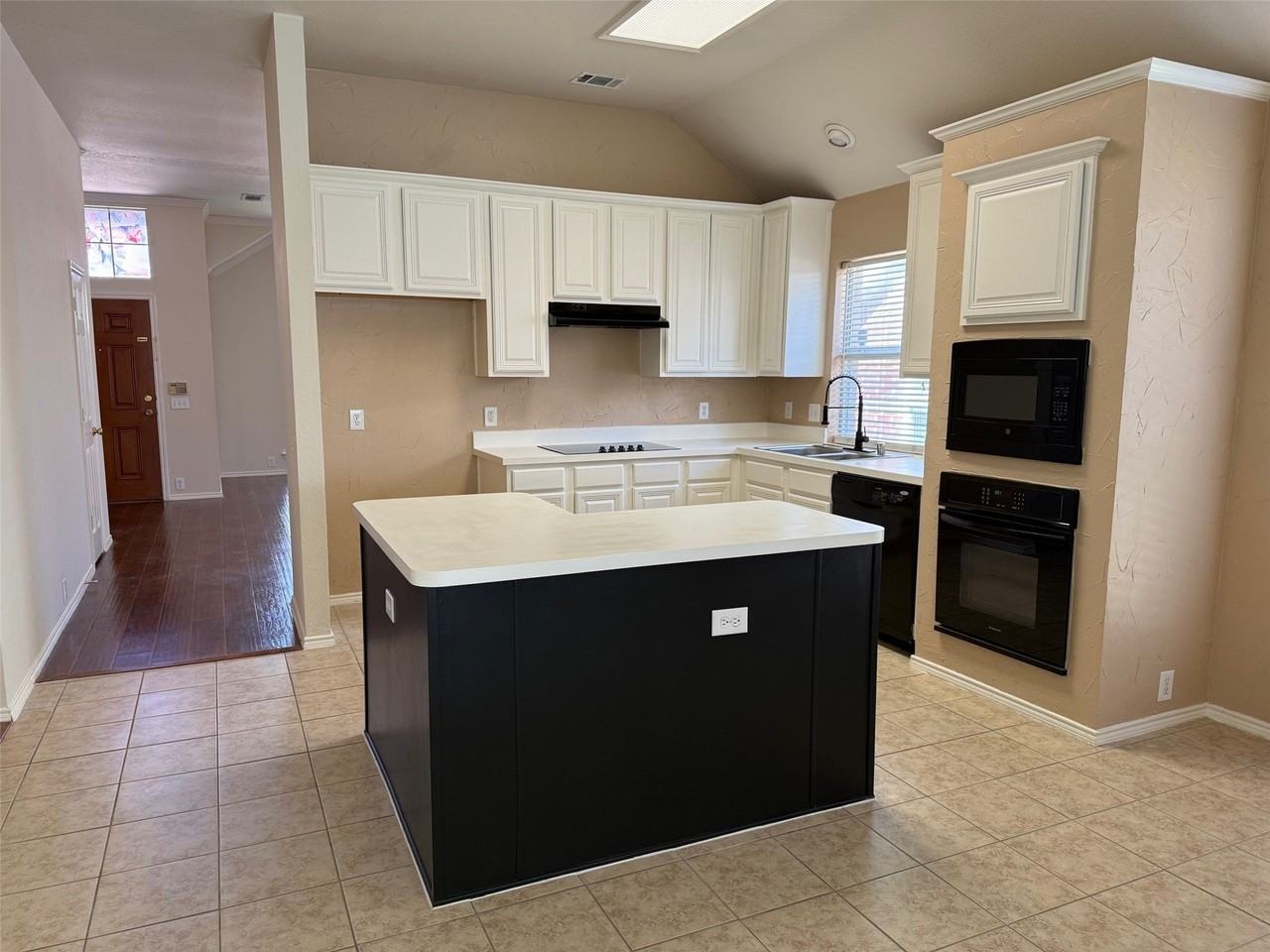 5917 Sandalwood Dr - Photo 2 of 20
