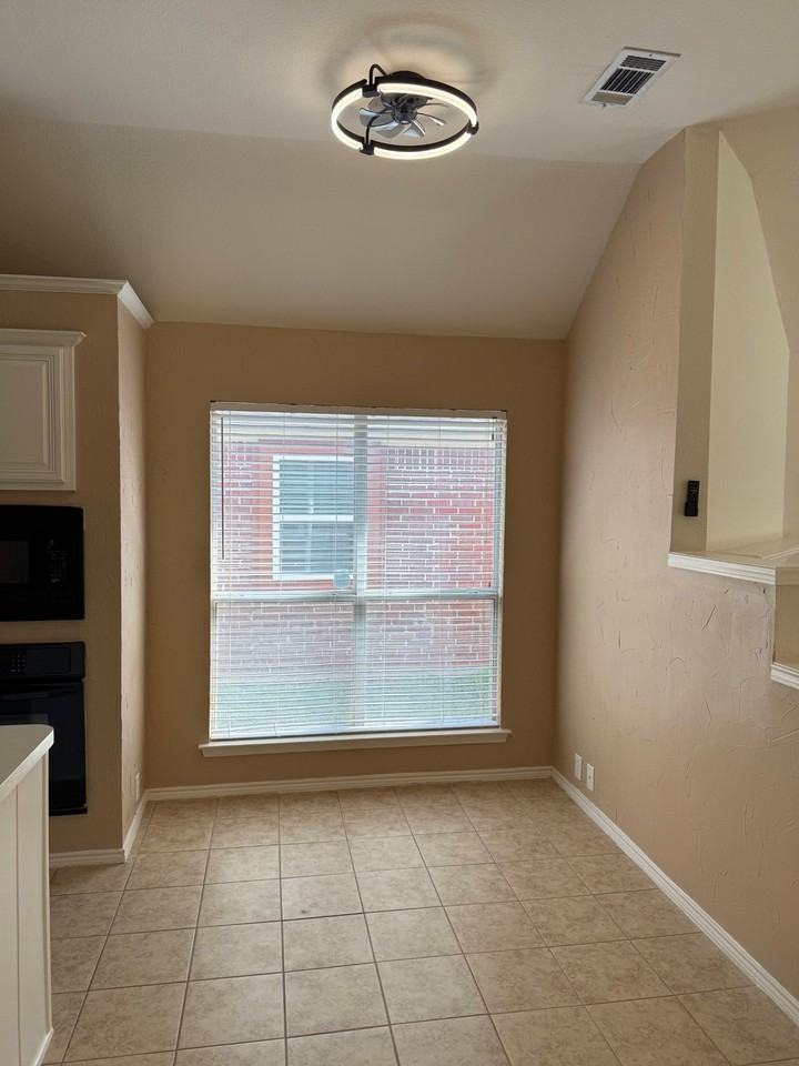 5917 Sandalwood Dr - Photo 5 of 20