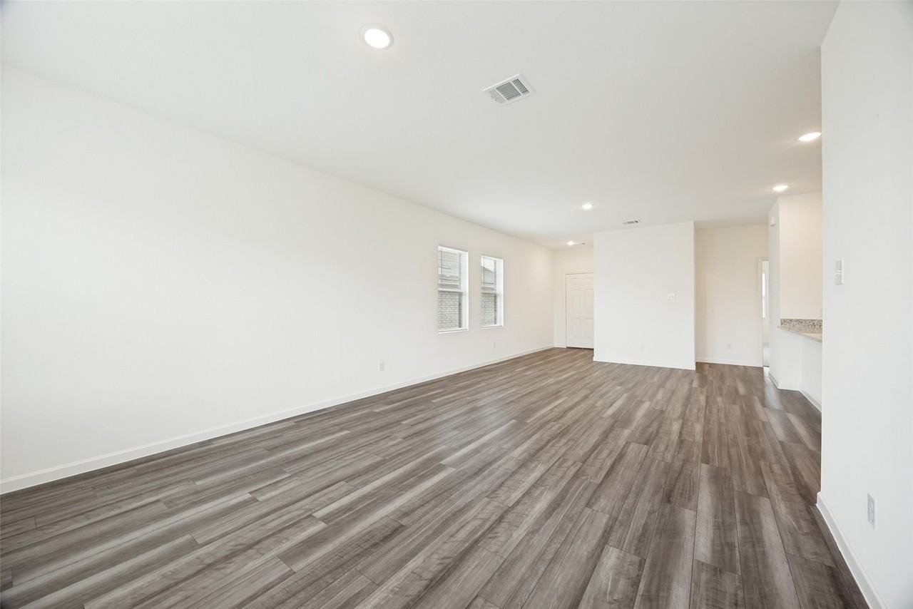 1325 Elliott Rd - Photo 6 of 27