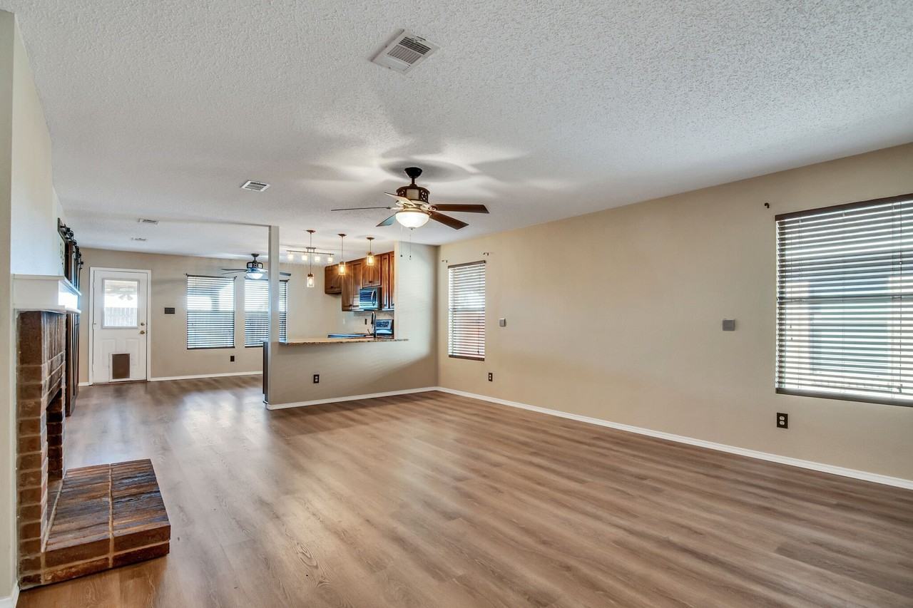 2124 Blanco Ln - Photo 7 of 25