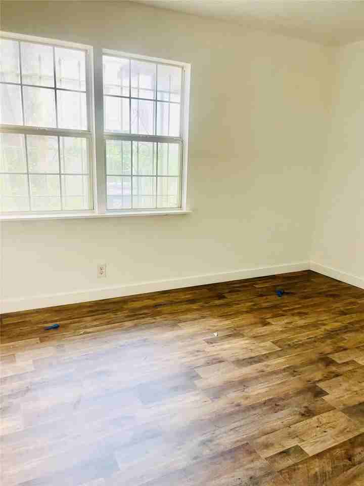 3529 Herrling St - Photo 6 of 8