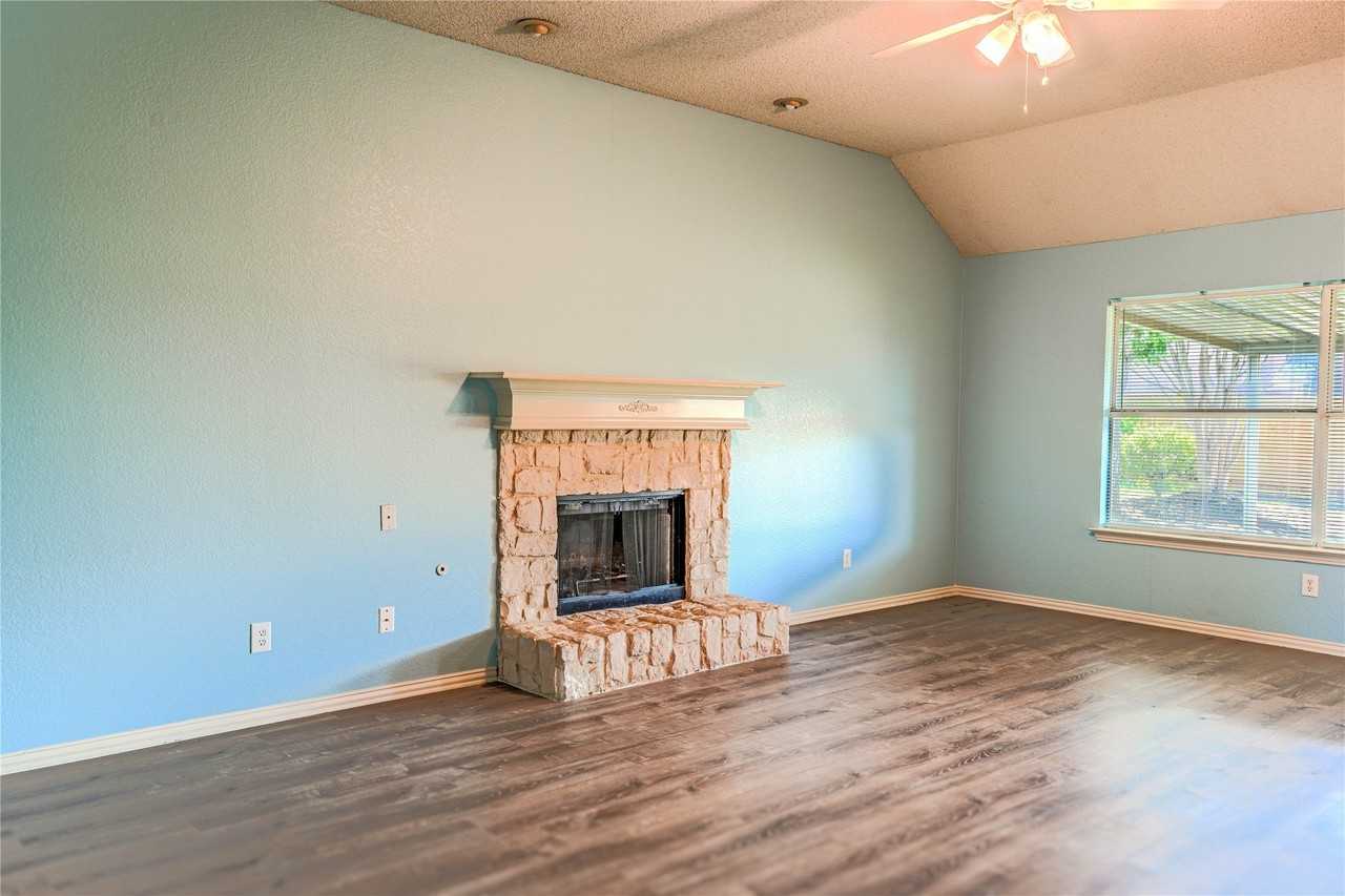 1019 Telluride Dr - Photo 4 of 21