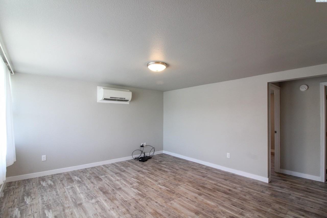 103 Casey Ave - Photo 5 of 16