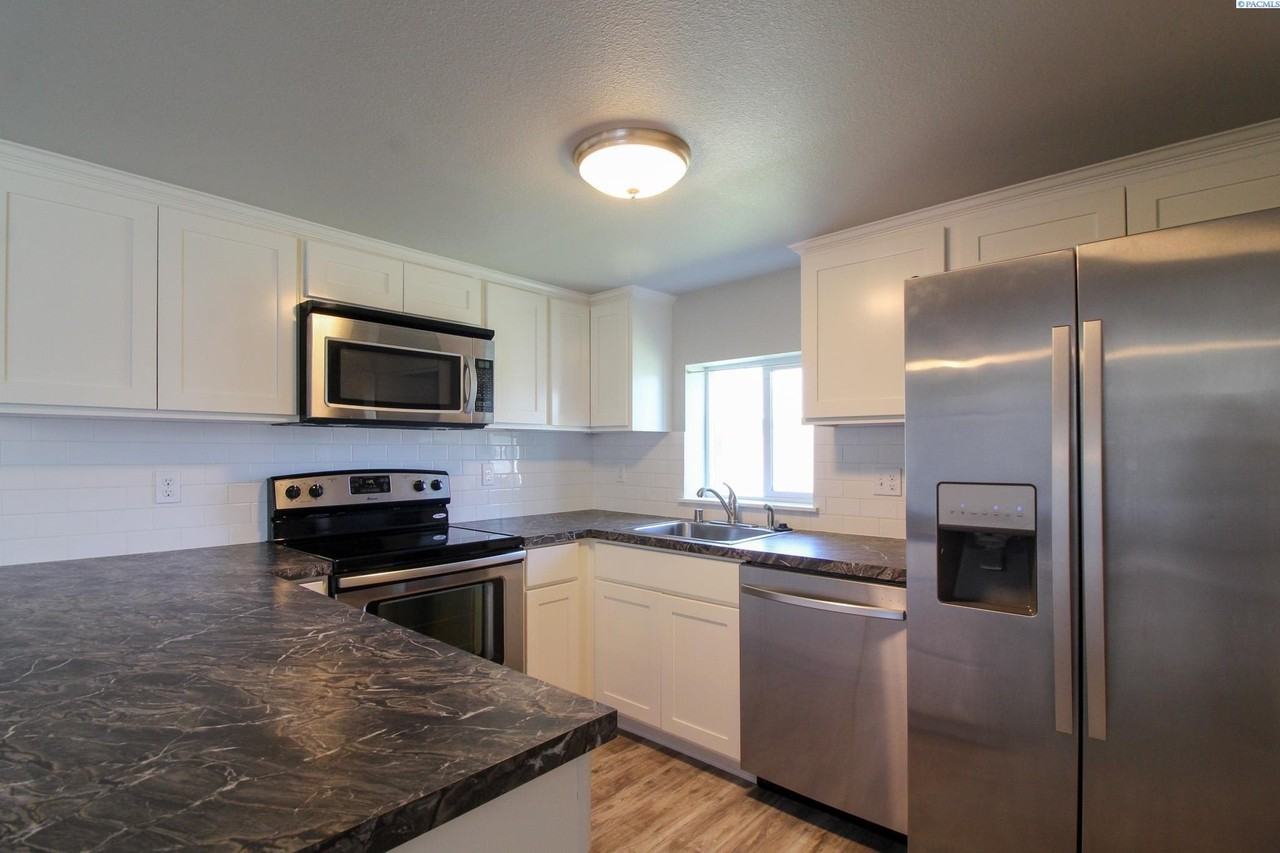 103 Casey Ave - Photo 6 of 16