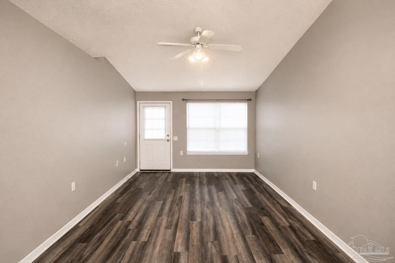 309 Loveland Cir - Photo 3 of 13