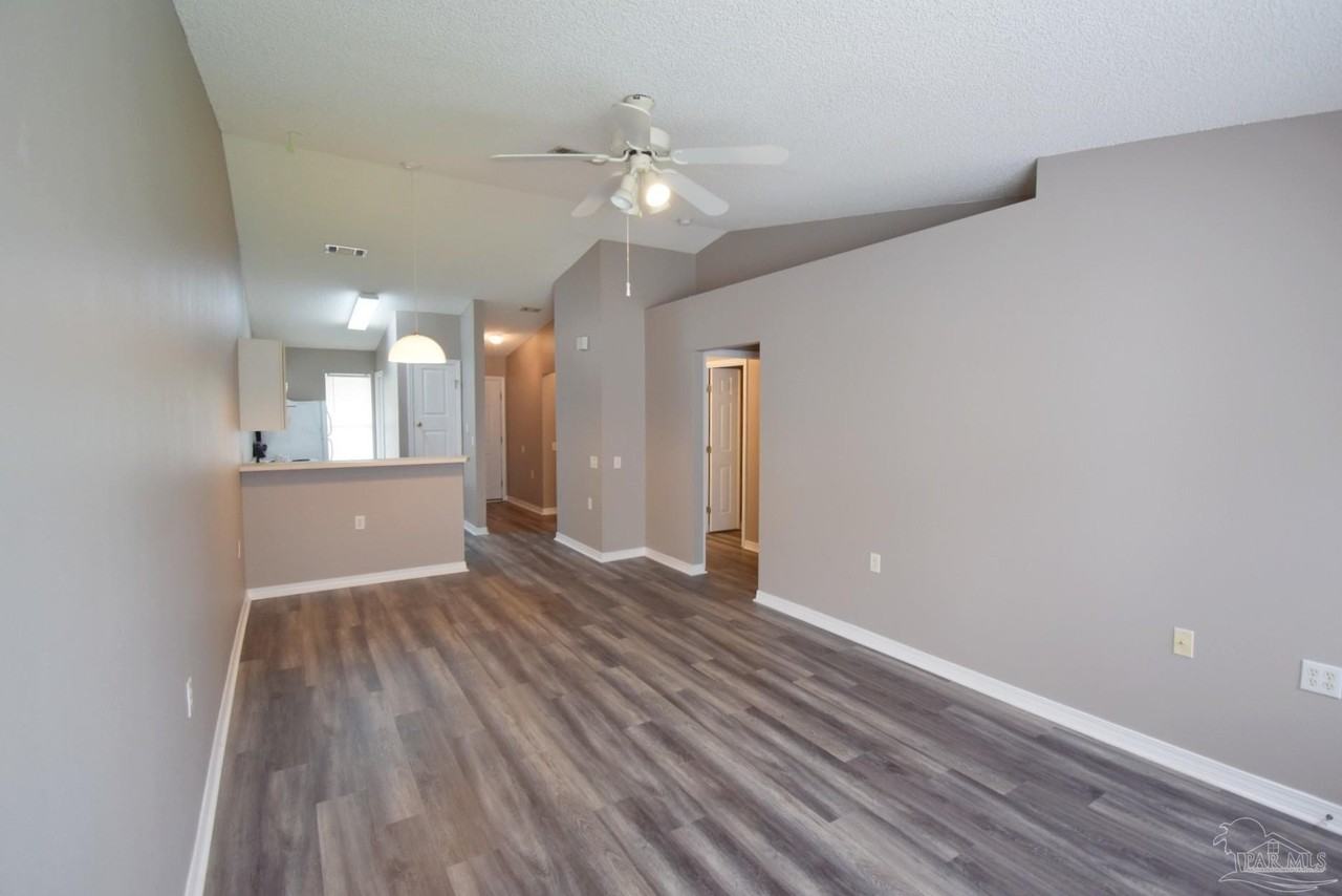 309 Loveland Cir - Photo 4 of 13