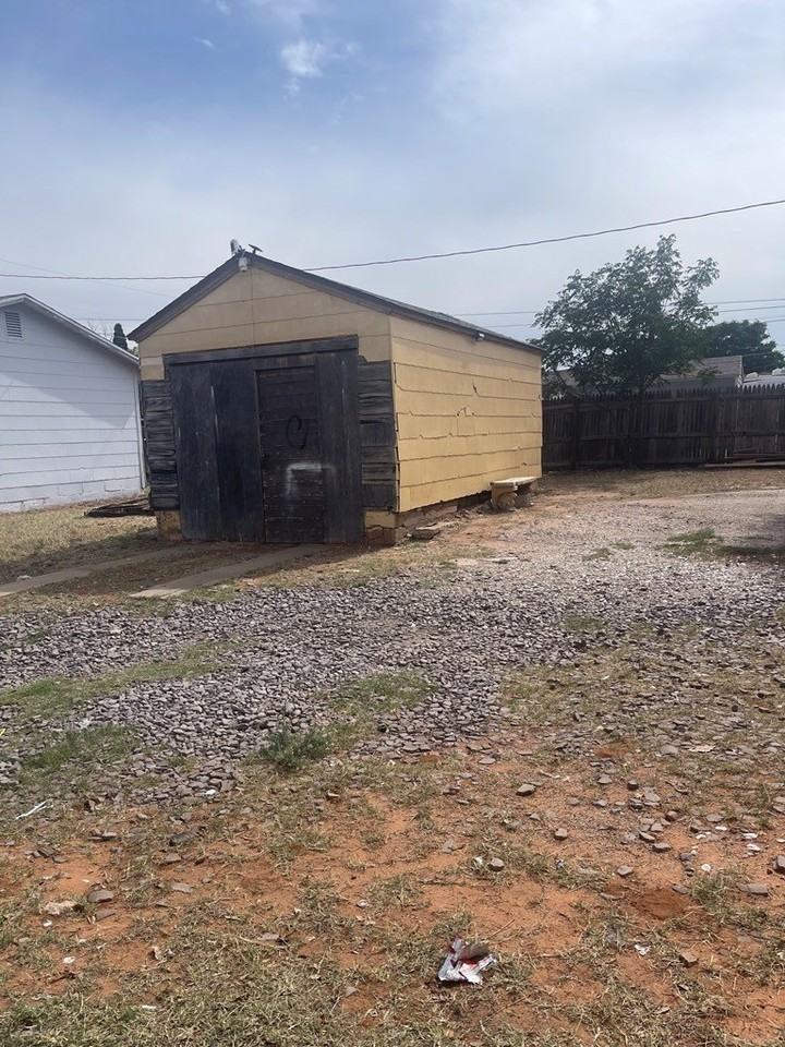 1101 W Kentucky Ave - Photo 2 of 10