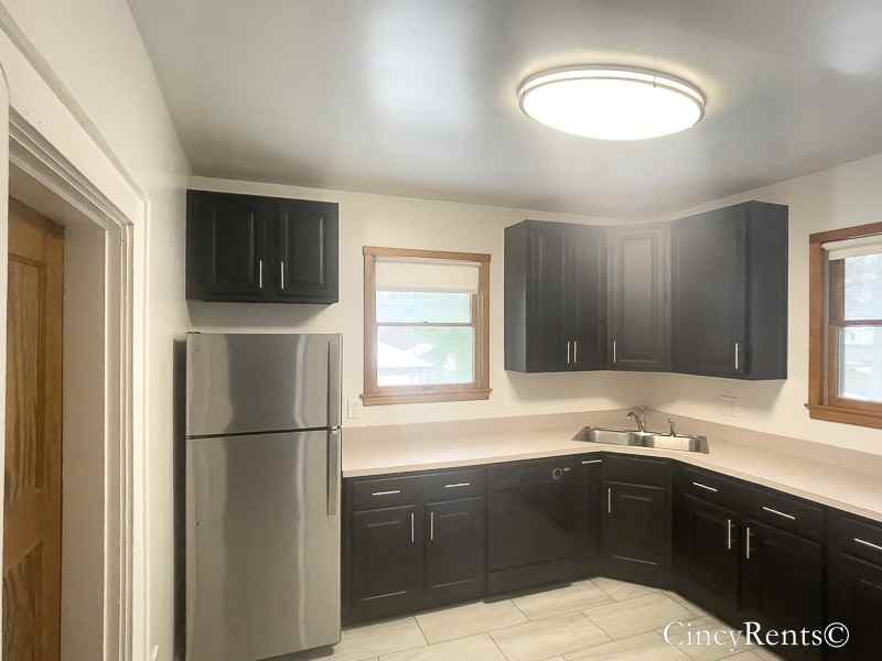 3538 Burch Ave #2 - Photo 5 of 32