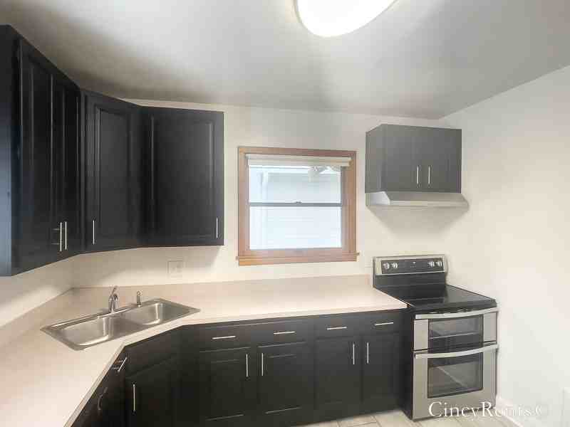 3538 Burch Ave #2 - Photo 6 of 32