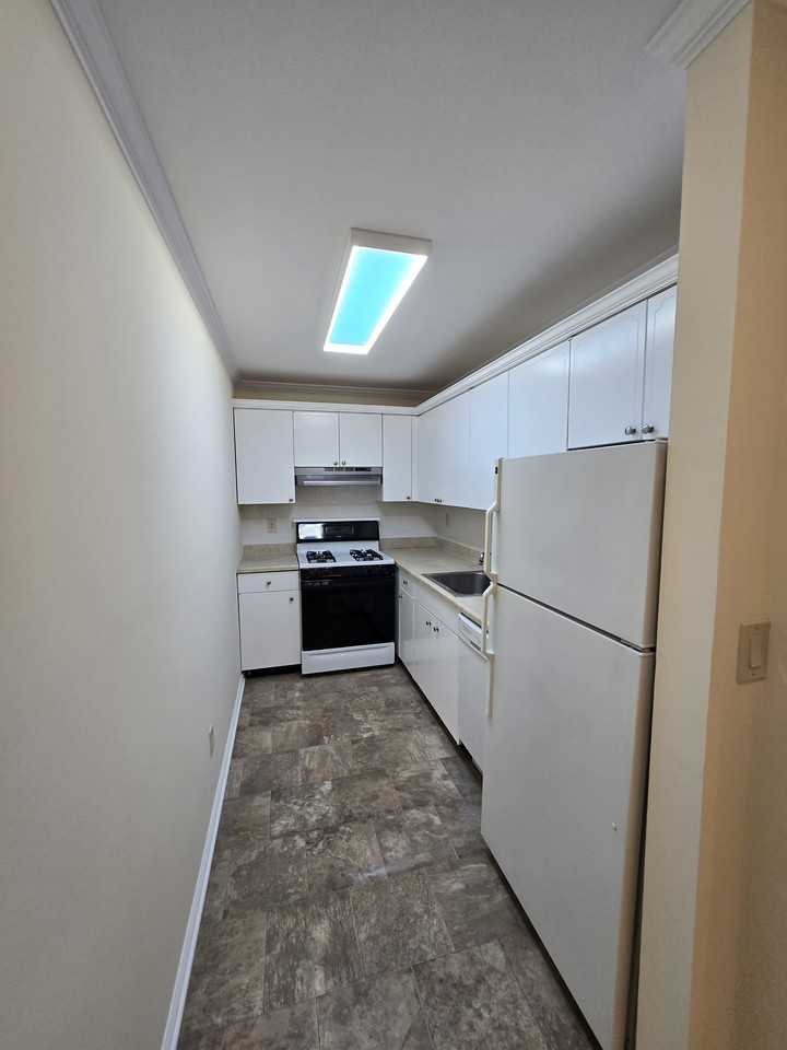 235 Henry Ave #12E - Photo 5 of 12