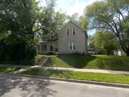 featured image of 207 9th Ave N #1