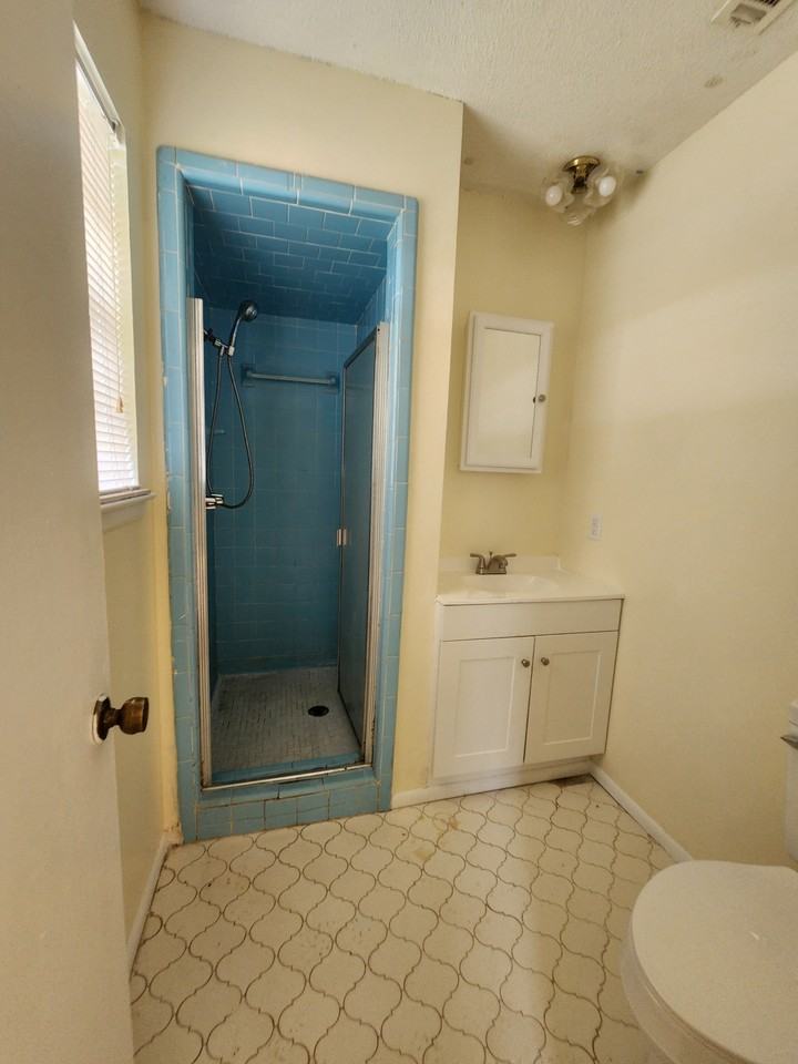 1917 Graveline Rd #NA - Photo 6 of 10