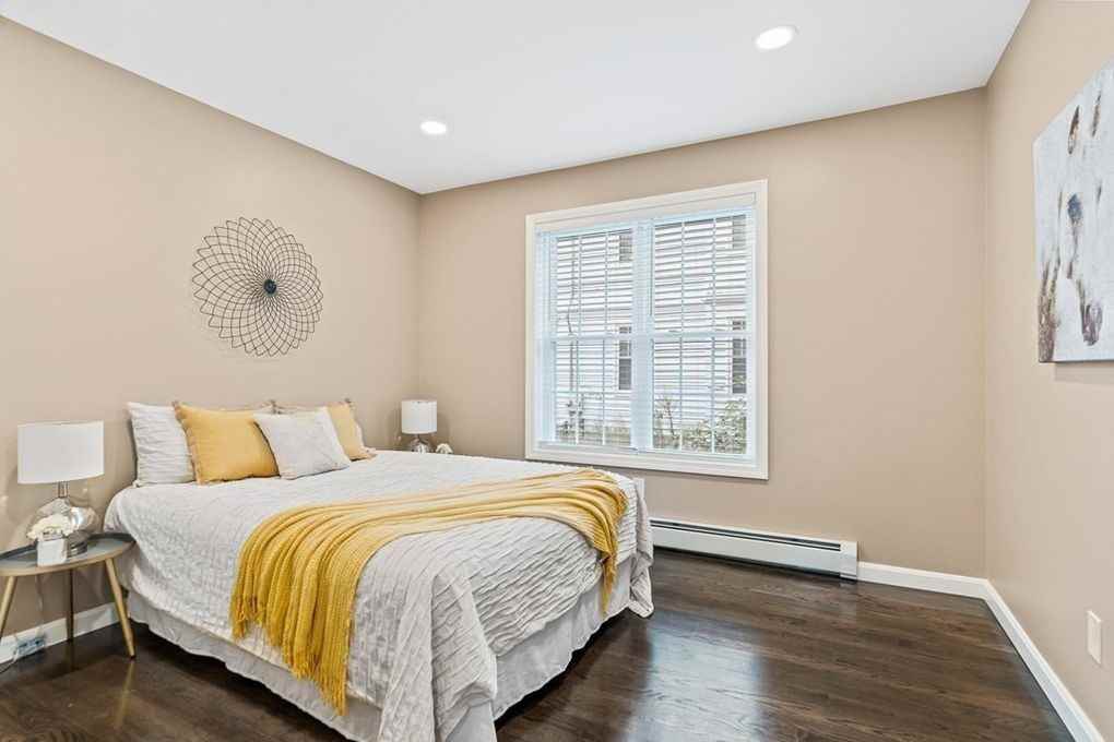 35 Lincoln St #2 - Photo 3 of 12
