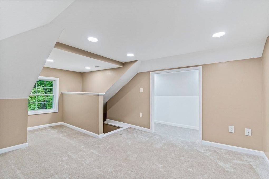 35 Lincoln St #2 - Photo 7 of 12