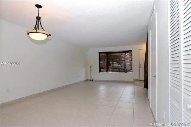 10068 Sw 77th Ct - Photo 2 of 7