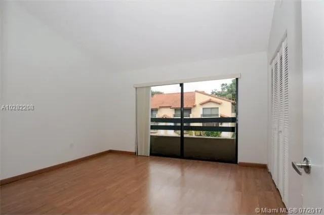 10068 Sw 77th Ct - Photo 4 of 7