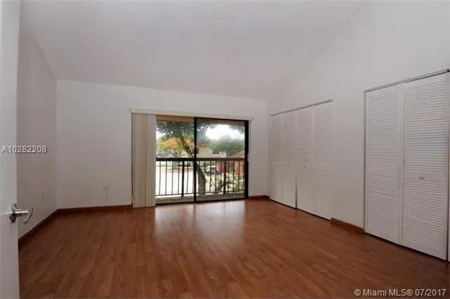 10068 Sw 77th Ct - Photo 5 of 7