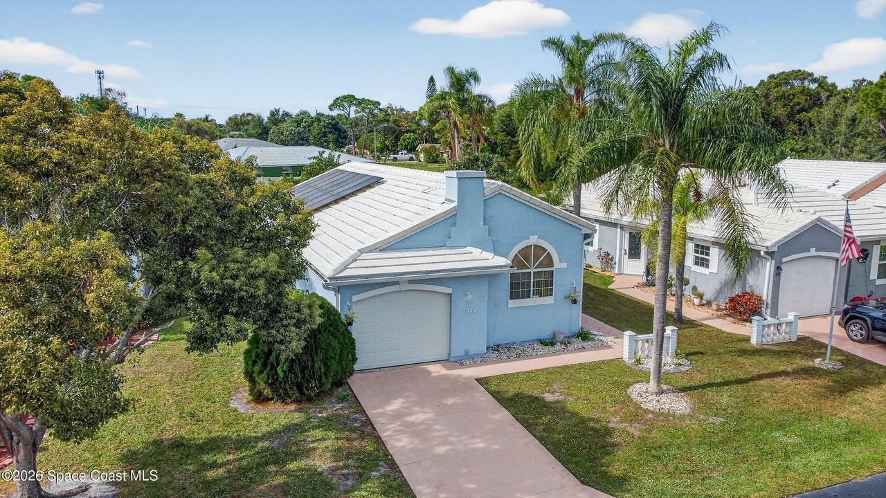 1924 Sugarberry Ct Ne