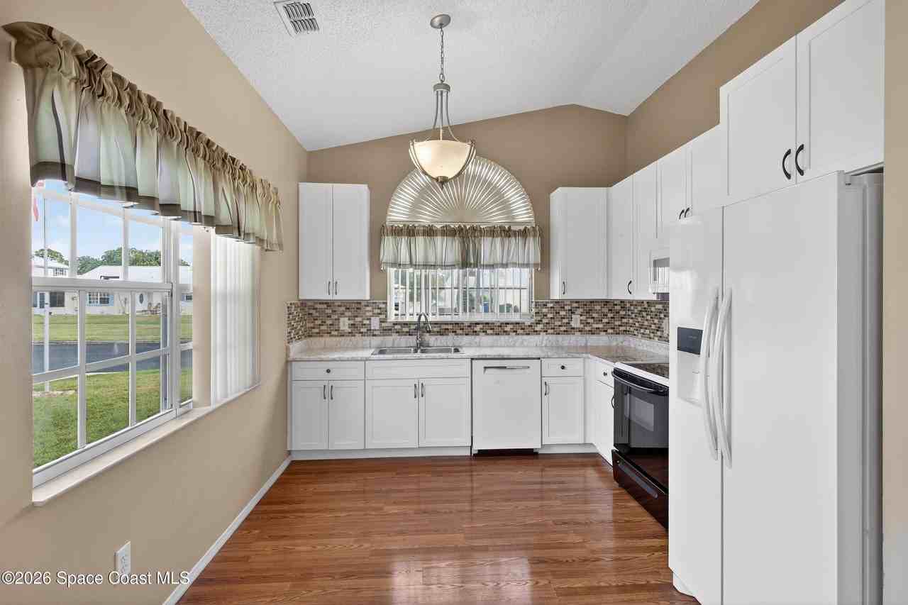 1924 Sugarberry Ct Ne - Photo 5 of 15
