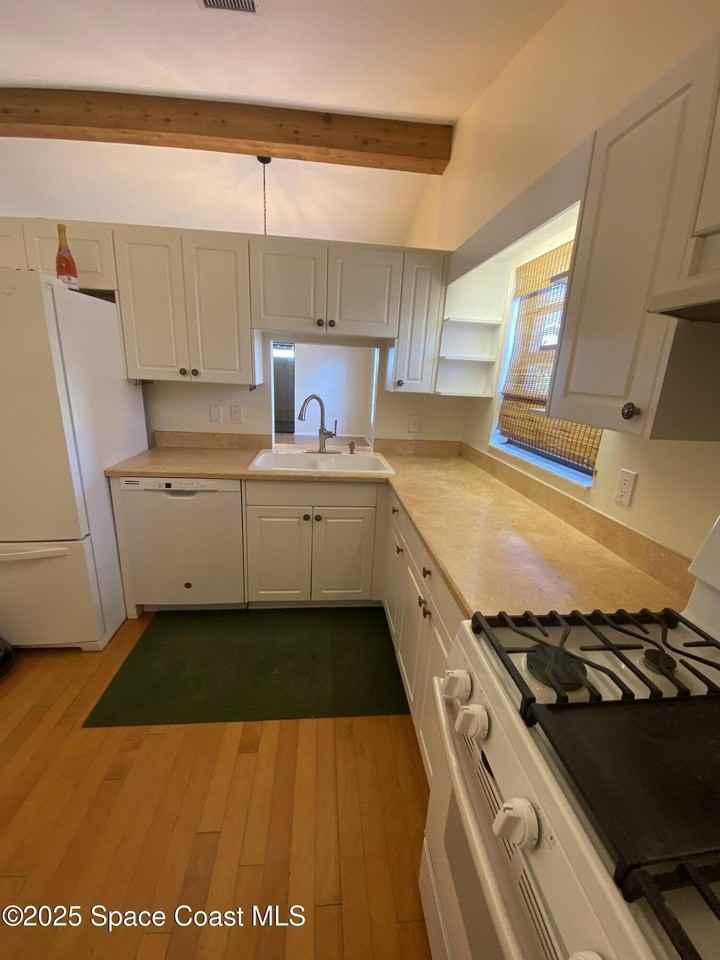 3694 Hardwood Ct - Photo 5 of 19