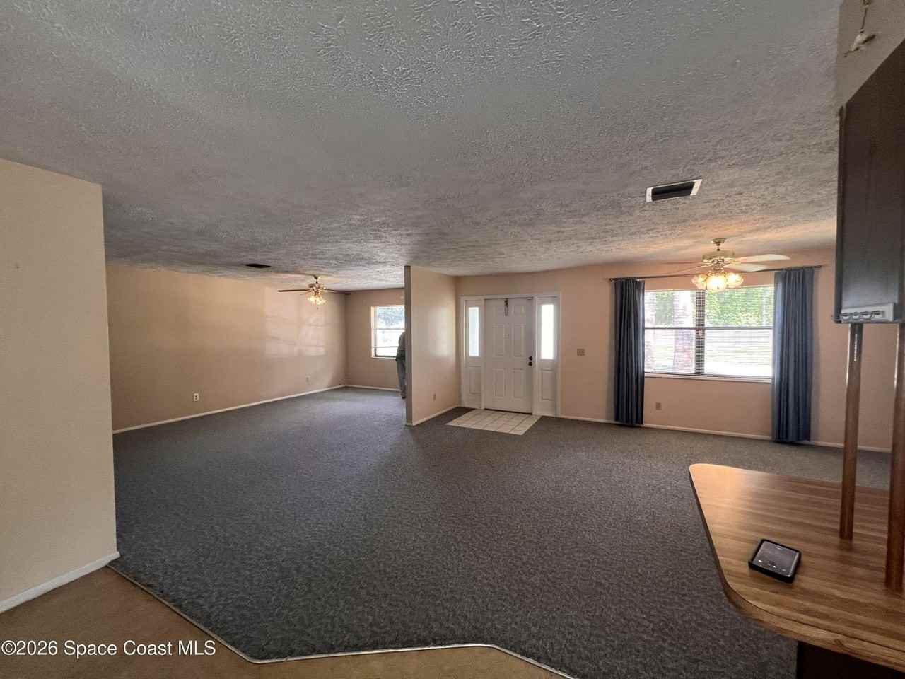 1586 Wacker Ave Se - Photo 2 of 20
