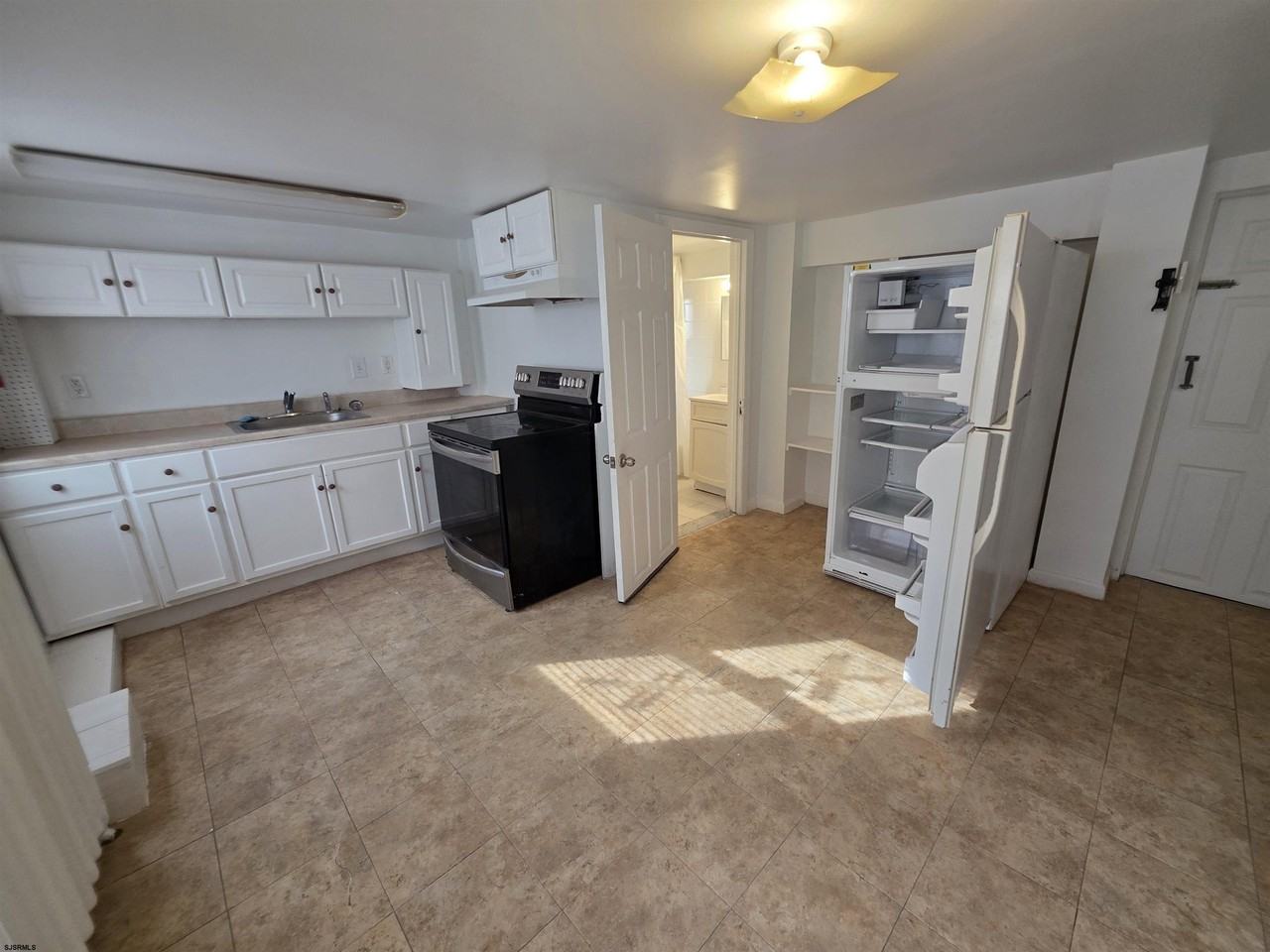 45 N Windsor Ave - Photo 5 of 14