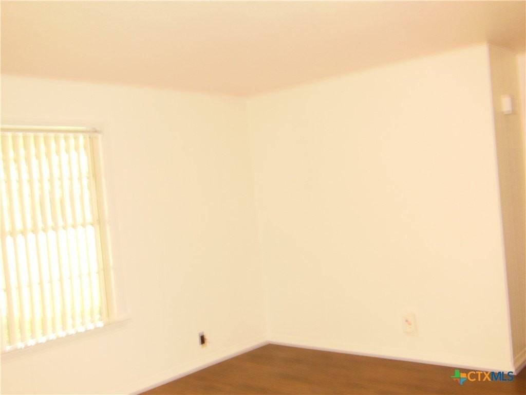 1022 Clover Cir - Photo 4 of 15
