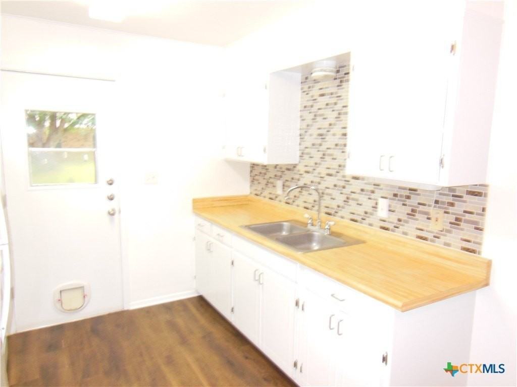 1022 Clover Cir - Photo 7 of 15