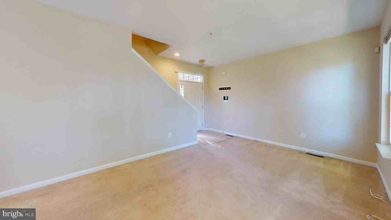 169 Danbury St Sw - Photo 4 of 17