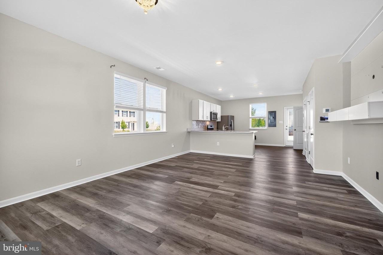 525 Little Eden Way - Photo 5 of 34