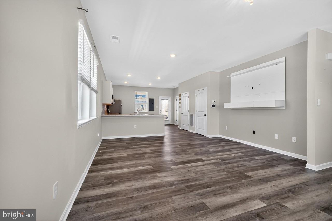 525 Little Eden Way - Photo 6 of 34