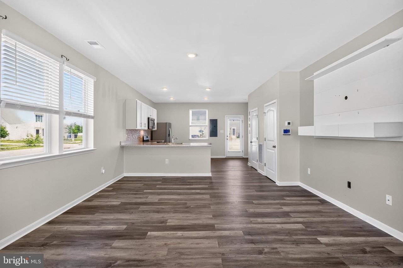 525 Little Eden Way - Photo 7 of 34
