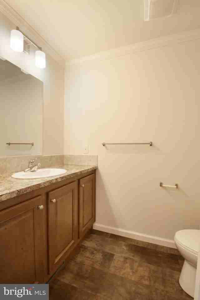 11 Edgewater Dr - Photo 5 of 7