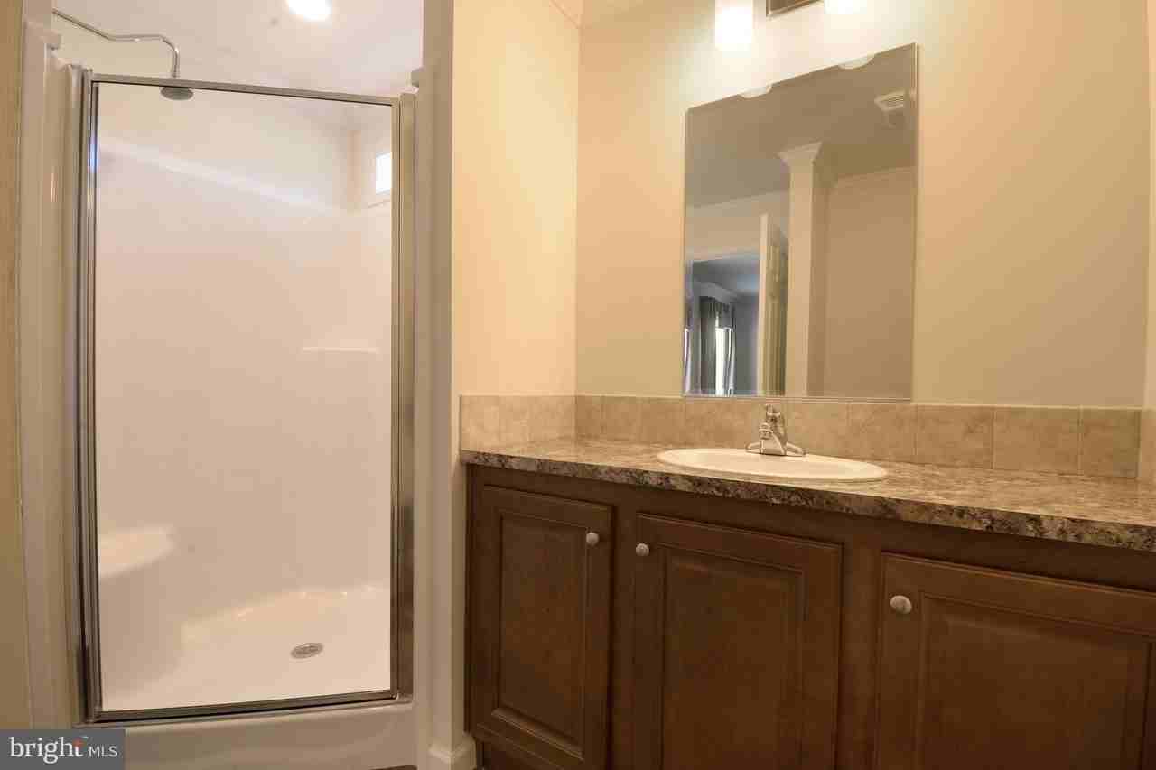 11 Edgewater Dr - Photo 6 of 7