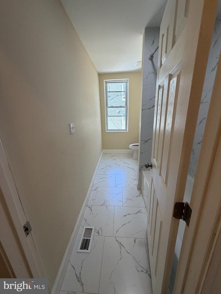 1904 E Lanvale St - Photo 5 of 14