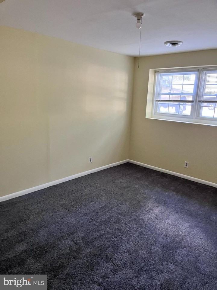 10959 Beechwood Ct - Photo 2 of 10