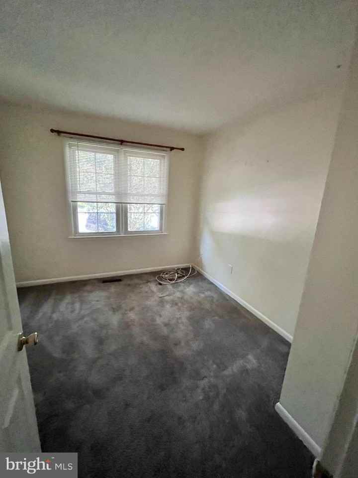 10959 Beechwood Ct - Photo 3 of 10