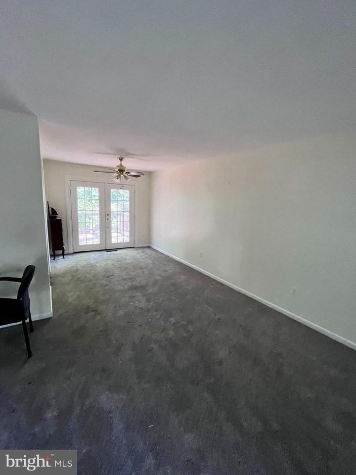 10959 Beechwood Ct - Photo 4 of 10