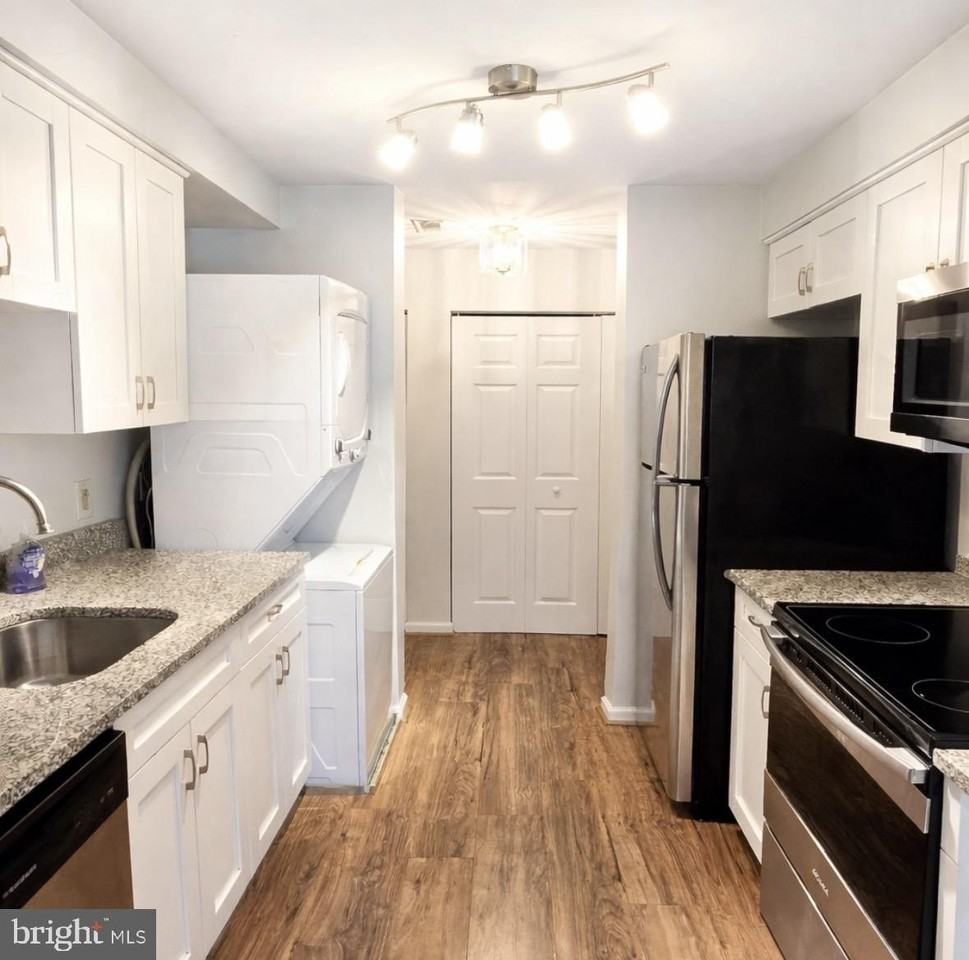 8503 Falls Run Rd #B - Photo 5 of 23
