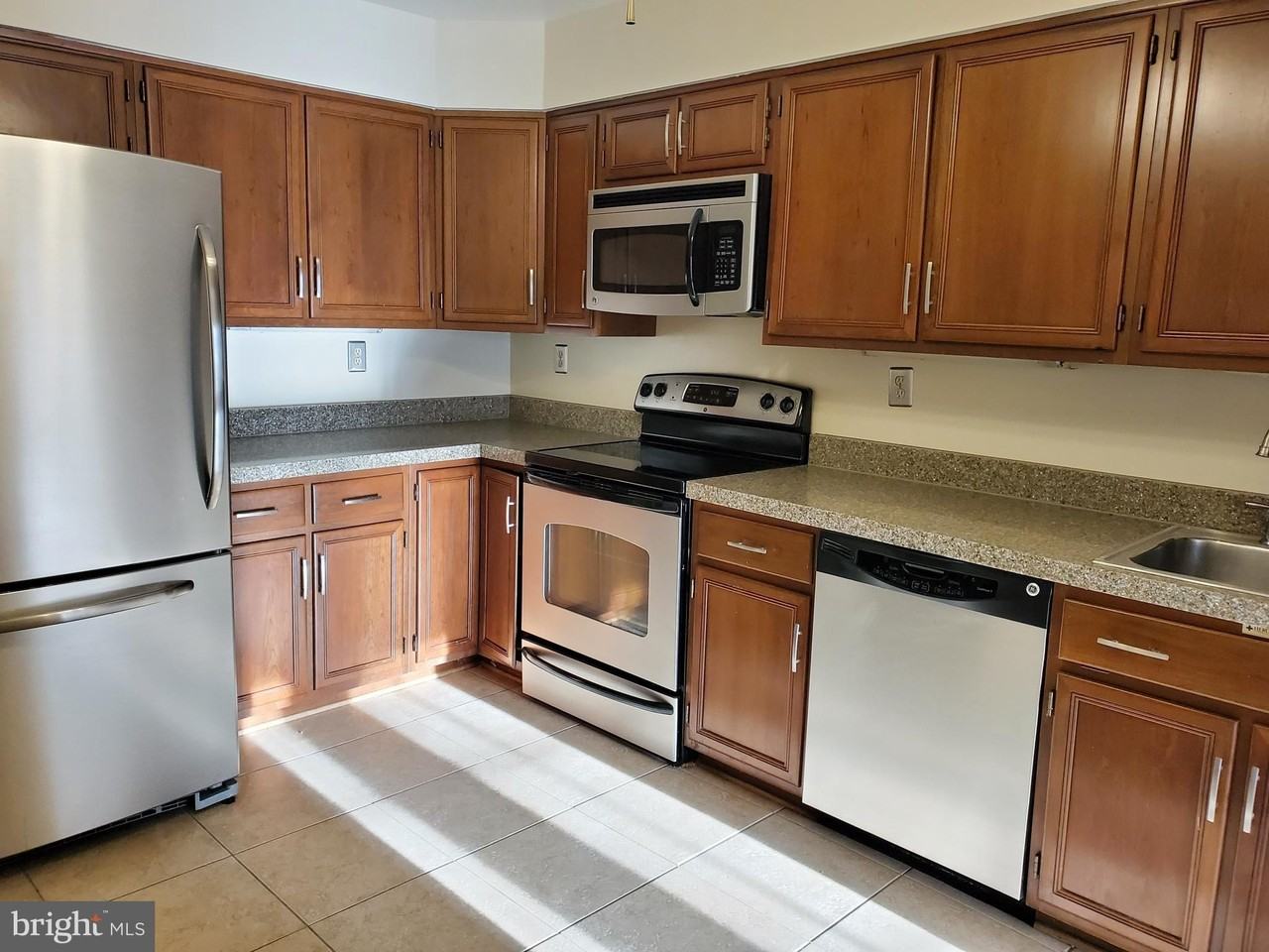 15322 Manor Village Ln - Photo 2 of 13