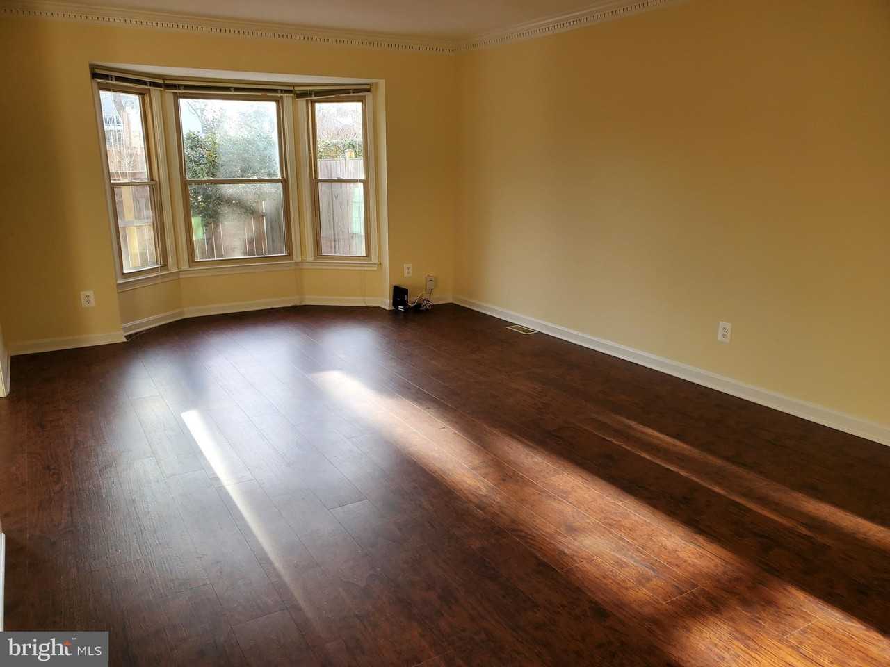 15322 Manor Village Ln - Photo 4 of 13