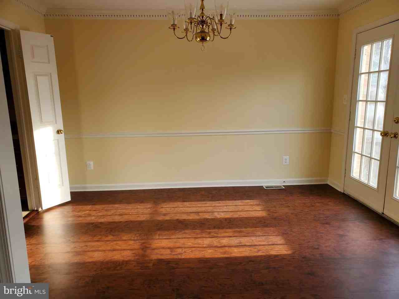 15322 Manor Village Ln - Photo 5 of 13